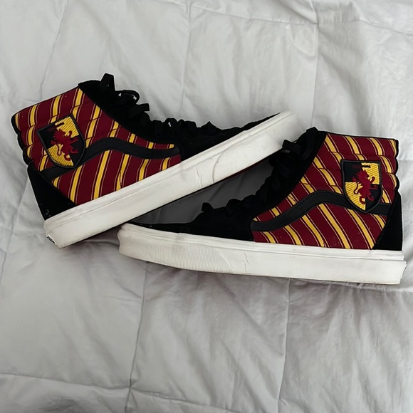 Harry Potter Gryffindor shoes - Picture 1 of 9